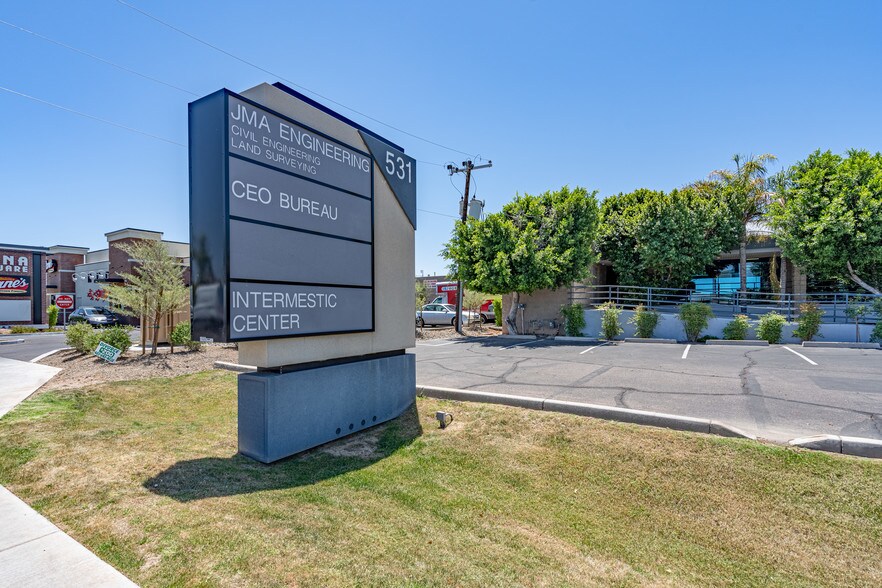 More Photos Of 531 E Bethany Home Rd, Phoenix Office For Sale