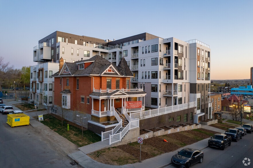 More Photos Of 1420 19 Av SW, Calgary Apartments For Lease