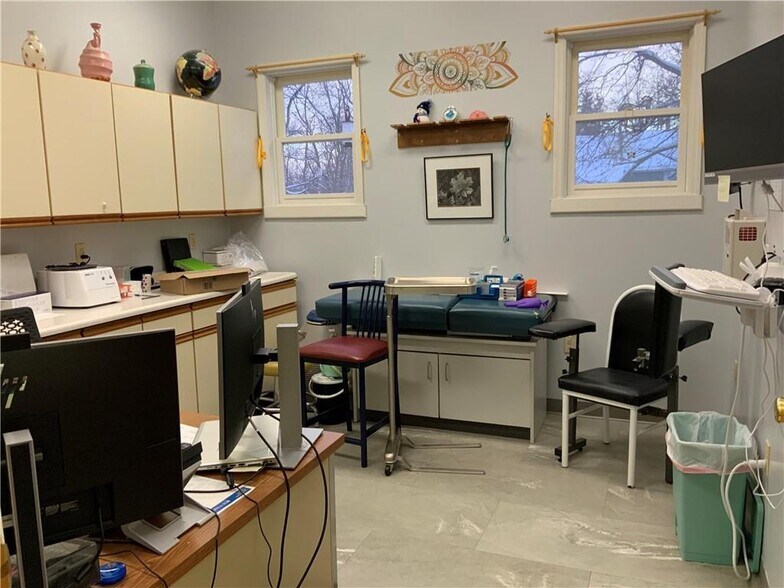 More Photos Of 28 Church St, Alfred Medical For Sale