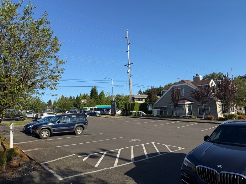 More Photos Of 1919 N Pearl St, Tacoma Office For Sale