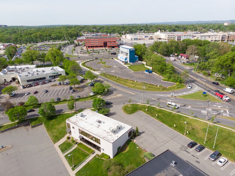 More Photos Of 2 Forest Ave, Paramus Medical For Lease