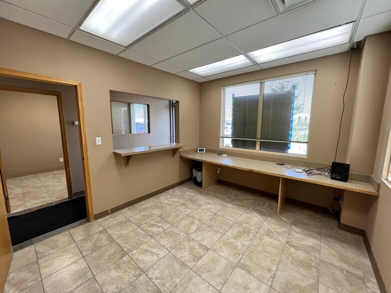 More Photos Of 8121 49 Ave Close, Red Deer Service For Sale