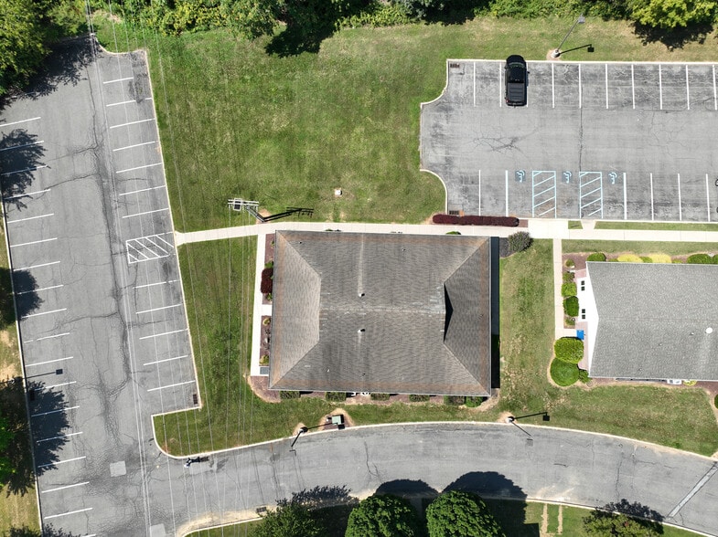 More Photos Of 800 Coventry Dr, Phillipsburg Office For Sale