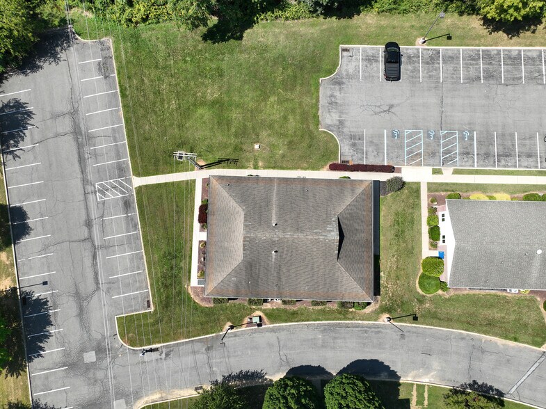 More Photos Of 800 Coventry Dr, Phillipsburg Office For Sale