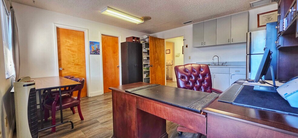 More Photos Of 7412-7426 Community Ct, Hudson Medical For Sale