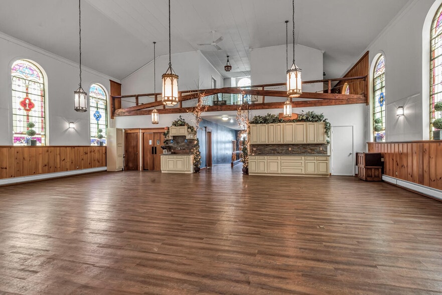 More Photos Of 5107 Langford Rd, North Collins Hospitality For Sale