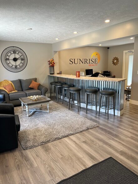 More Photos Of 1731 E Bristol St, Elkhart Medical For Sale