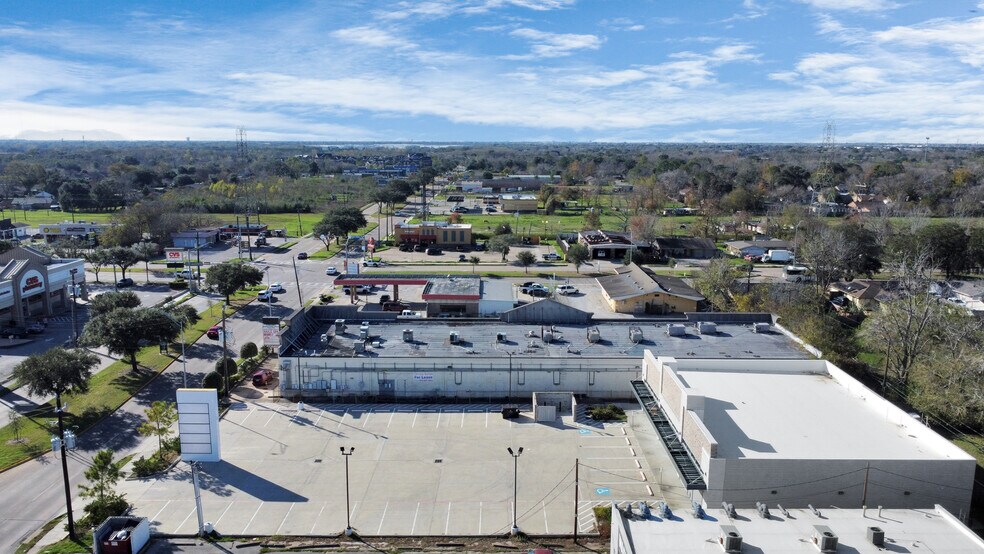 More Photos Of 4430 W Fuqua St, Houston Storefront For Lease