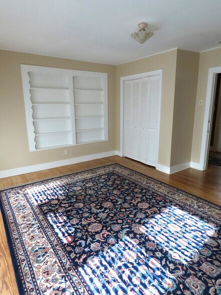 More Photos Of 1923 S Beckham Ave, Tyler Office Residential For Lease