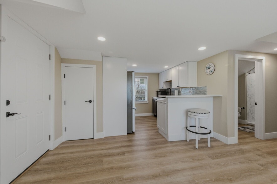 More Photos Of 2101 N Dupont Hwy, New Castle Freestanding For Sale