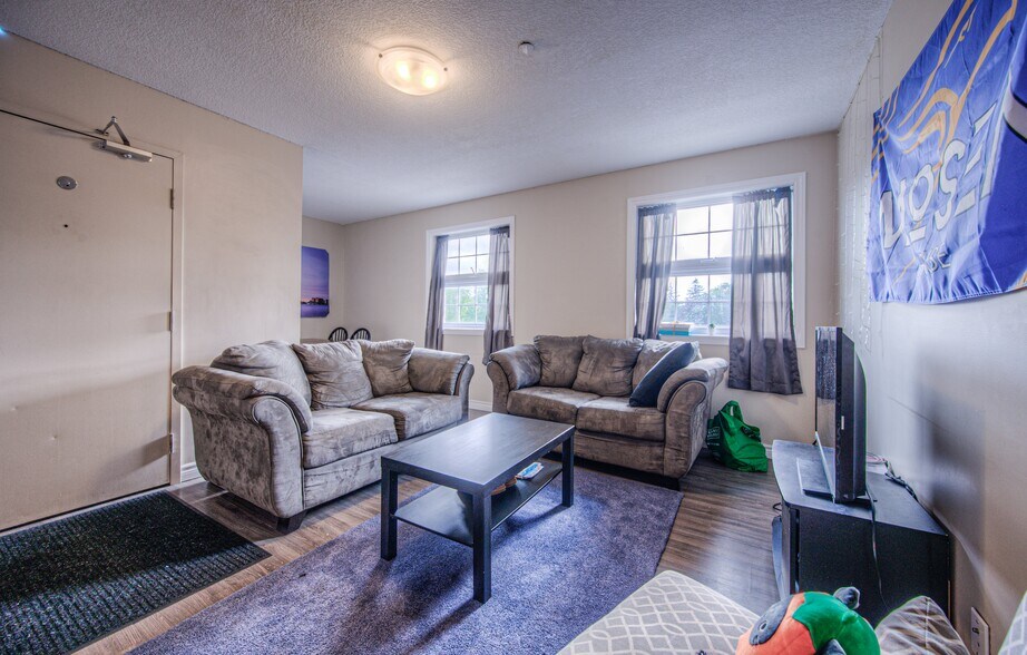 More Photos Of 172 Regina St N, Waterloo Apartments For Sale