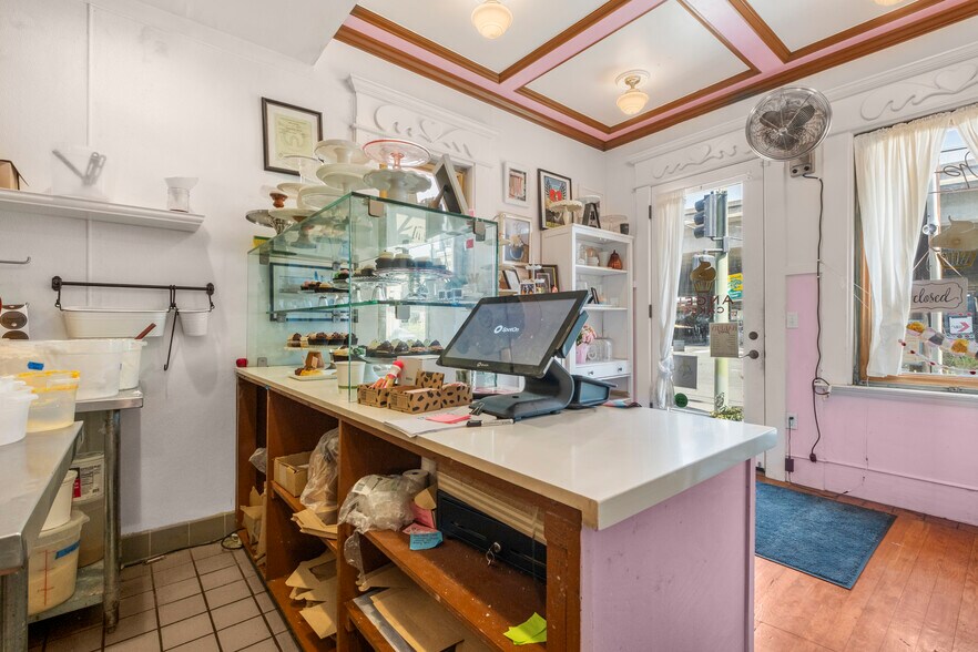 More Photos Of 745 5th St, Oakland General Retail For Sale
