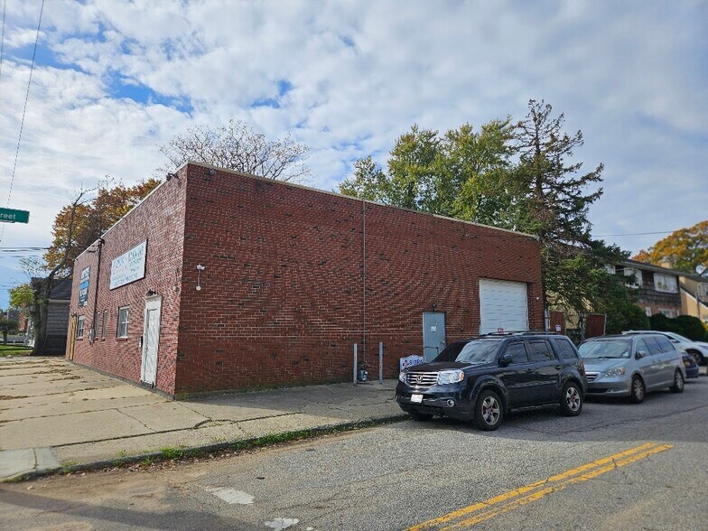 More Photos Of 474 Meacham Ave, Elmont Flex For Sale