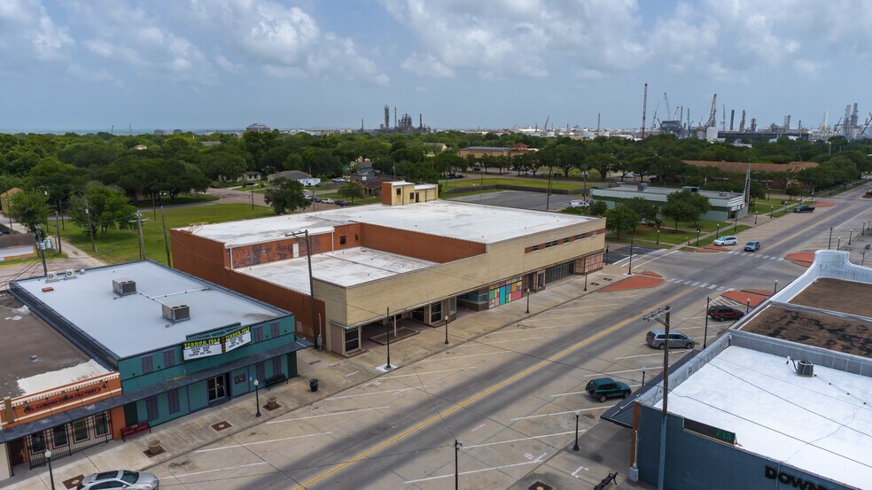 More Photos Of 502-514 6th St N, Texas City General Retail For Sale