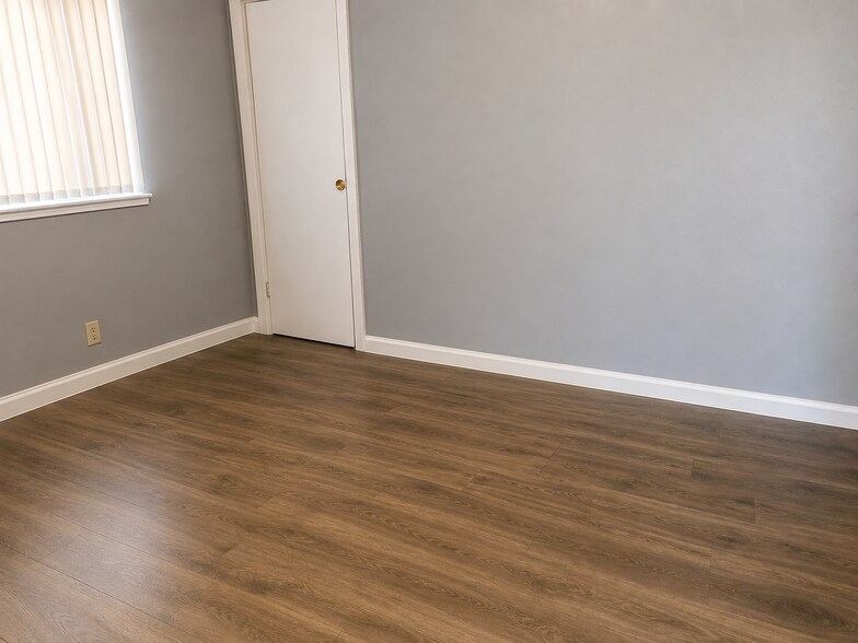 More Photos Of 9014 S Fir Ave, Los Angeles Apartments For Sale