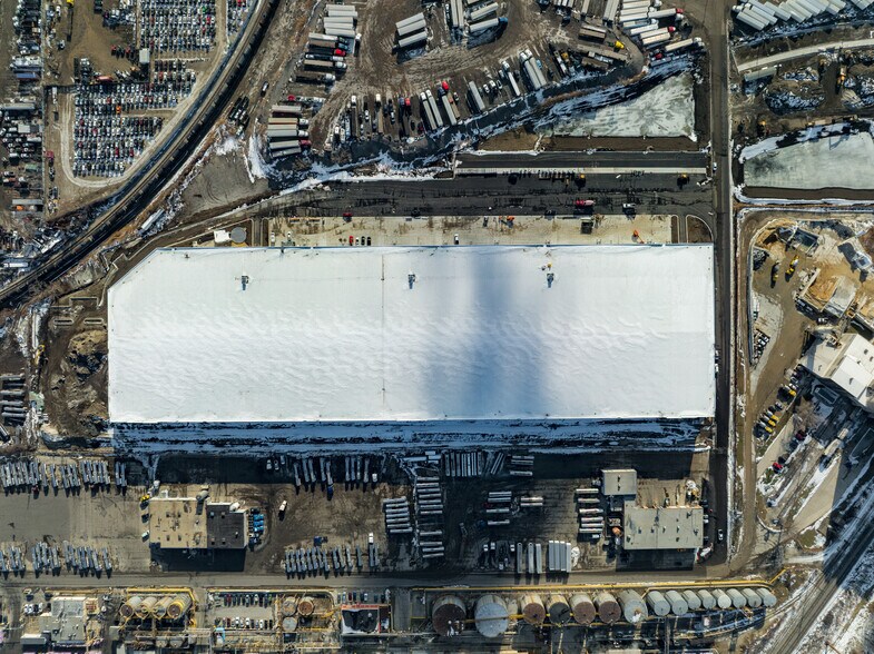 More Photos Of 7955 W 59th St, Summit Warehouse For Lease