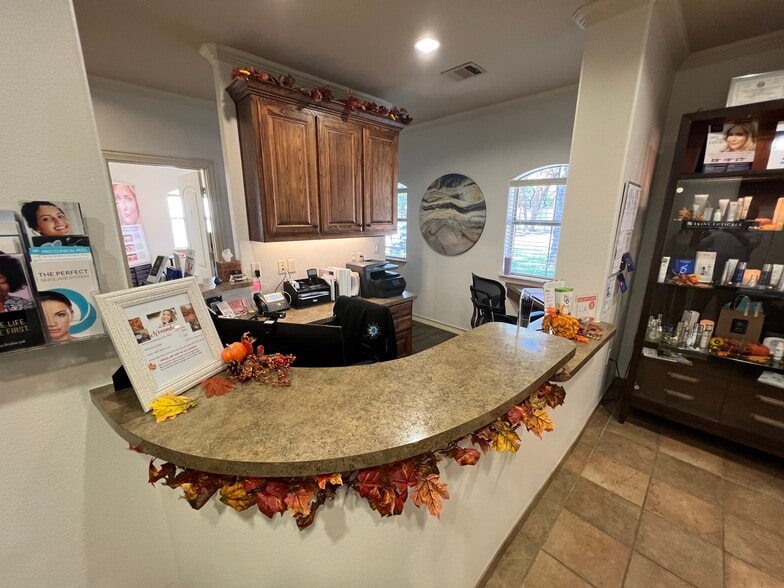 More Photos Of 2800 William D Tate Ave, Grapevine Medical For Lease