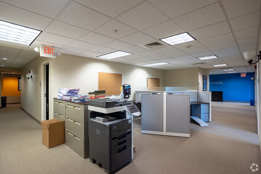 More Photos Of 1405 S County Trl, East Greenwich Medical For Lease