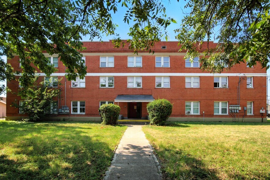 More Photos Of 1705 S 3rd St, Abilene Apartments For Sale