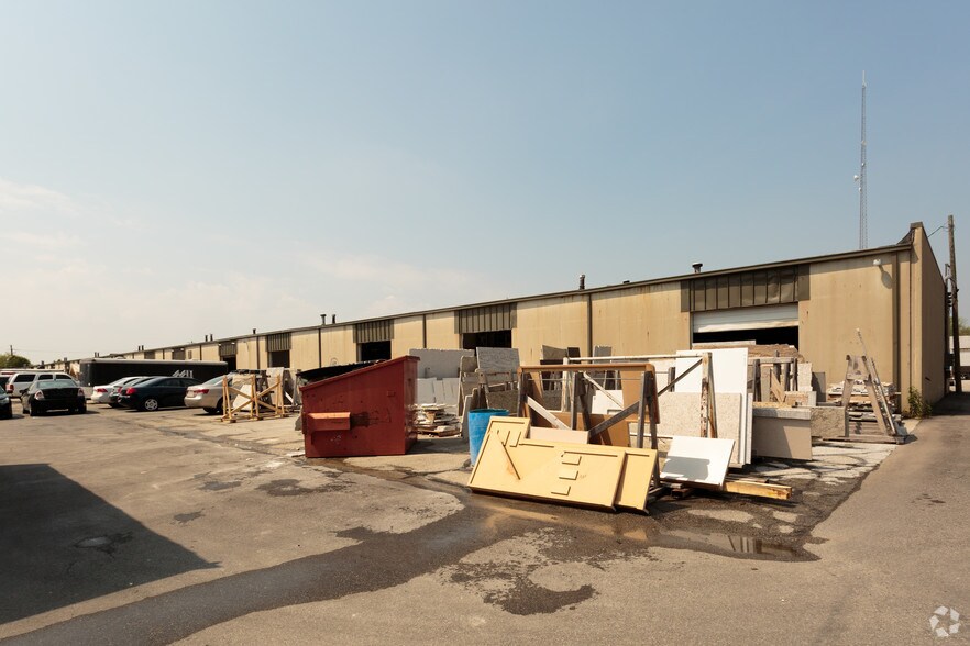 More Photos Of 904-998 3rd Ave SW, Carmel Light Distribution For Lease