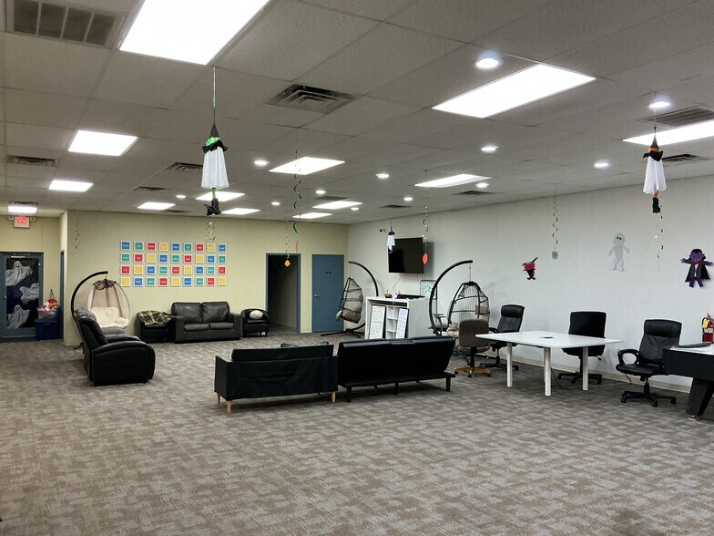 More Photos Of 3520-3528 W Two Mile House Rd, Columbus Office For Sale