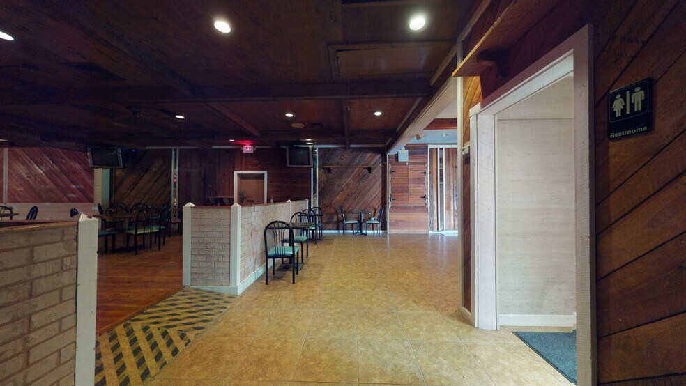 More Photos Of 4701 E Moody Blvd, Palm Coast Restaurant For Sale