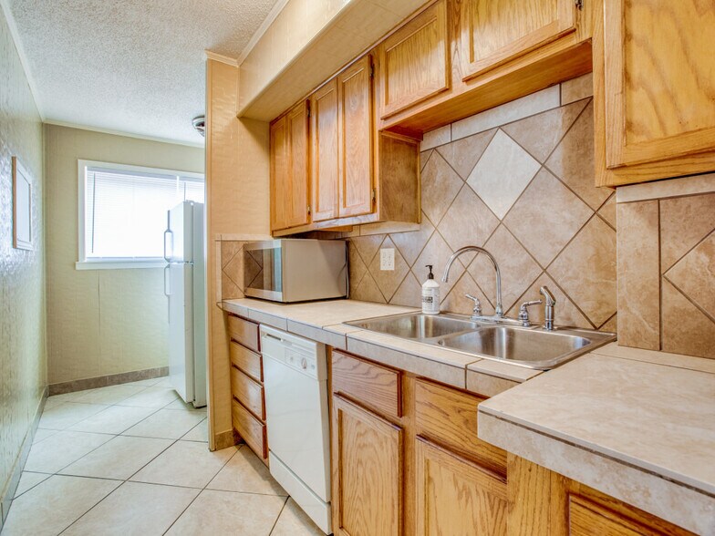 More Photos Of 6601-6701 May Dr, Waco Multifamily For Sale