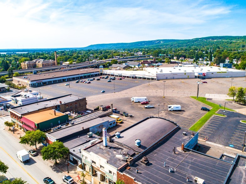 More Photos Of 215 N Central Ave, Duluth General Retail For Sale