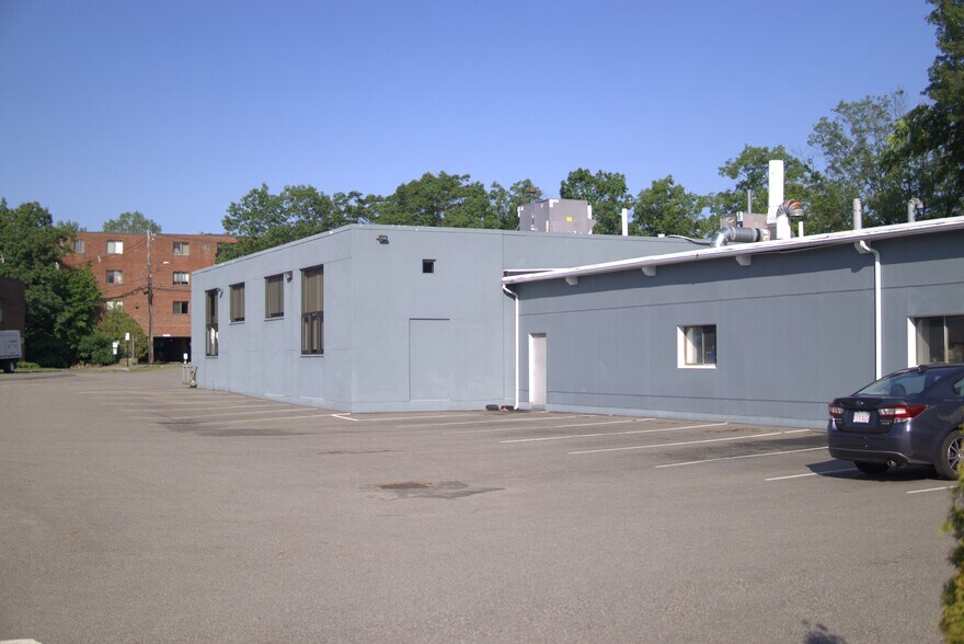 More Photos Of 89 Rumford Ave, Newton Warehouse For Sale