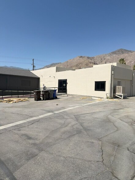 More Photos Of 396-400 E Sunny Dunes Rd, Palm Springs Warehouse For Lease