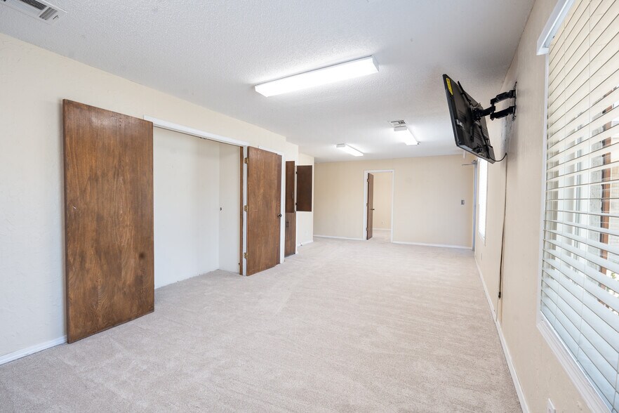 More Photos Of 4401 N Meridian Ave, Oklahoma City Office For Sale