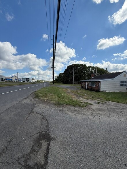 More Photos Of 663 Highway 33, Millstone Township Land For Lease