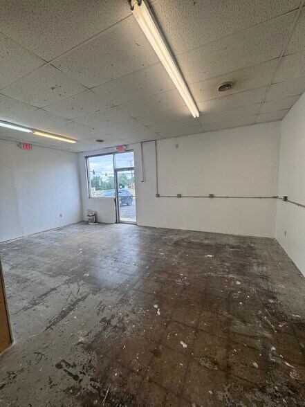 More Photos Of 2707 Wilmington Pike, Kettering Storefront Retail Office For Lease