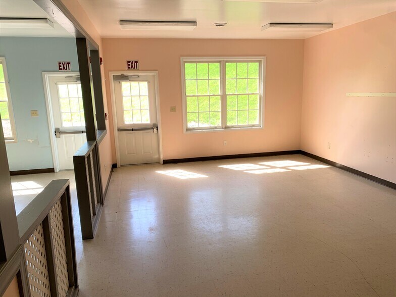 More Photos Of 81 Quicks Mill Rd, Verona Schools For Sale