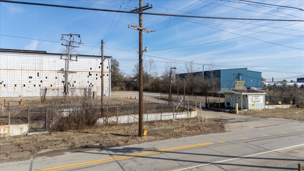 More Photos Of 625 Depot St, Parkersburg Warehouse For Sale