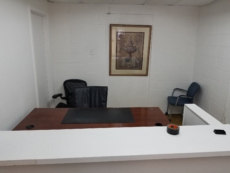 More Photos Of 2963-2967 Austin Peay Hwy, Memphis Carwash For Lease