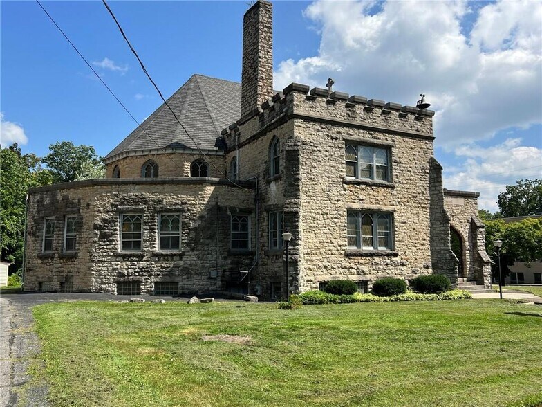 More Photos Of 1205 Elm St, Youngstown Religious Facility For Sale
