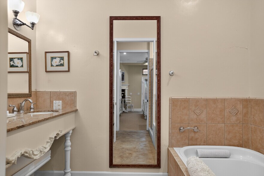 More Photos Of 95 S Ocean Ave, Cayucos Hospitality For Sale
