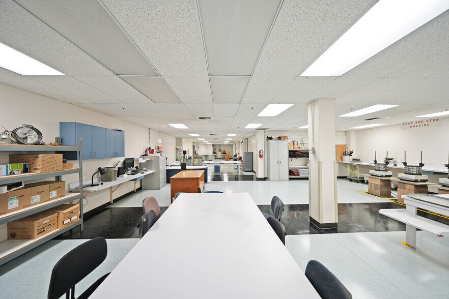 More Photos Of 21 N 1st Ave, Yakima Office For Sale