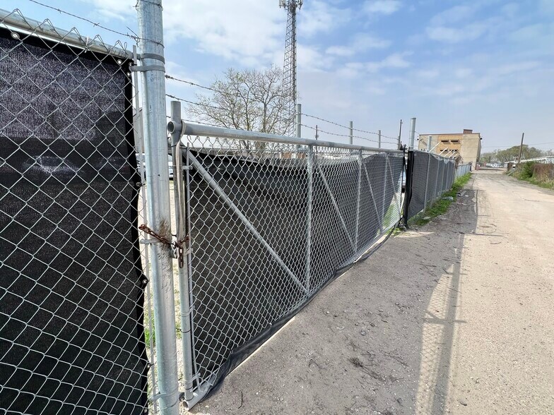 More Photos Of 1710 FM 528 Rd, Webster Auto Repair For Lease