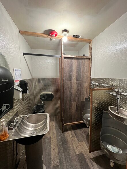 More Photos Of 1107 Pacific Ave N, Kelso Restaurant For Sale