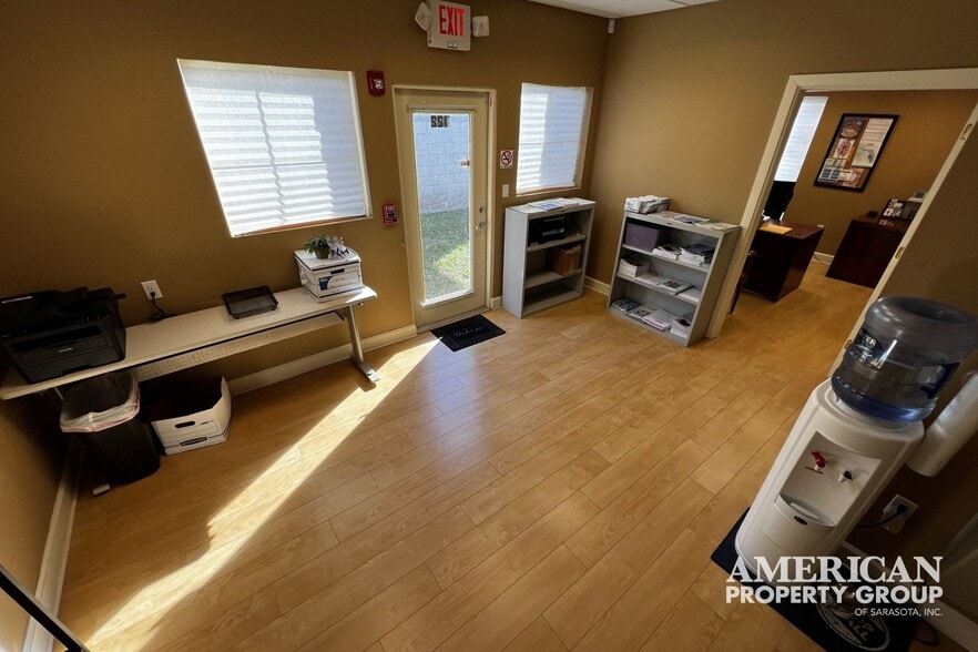 More Photos Of 420 S Tamiami Trl, Osprey Office For Sale