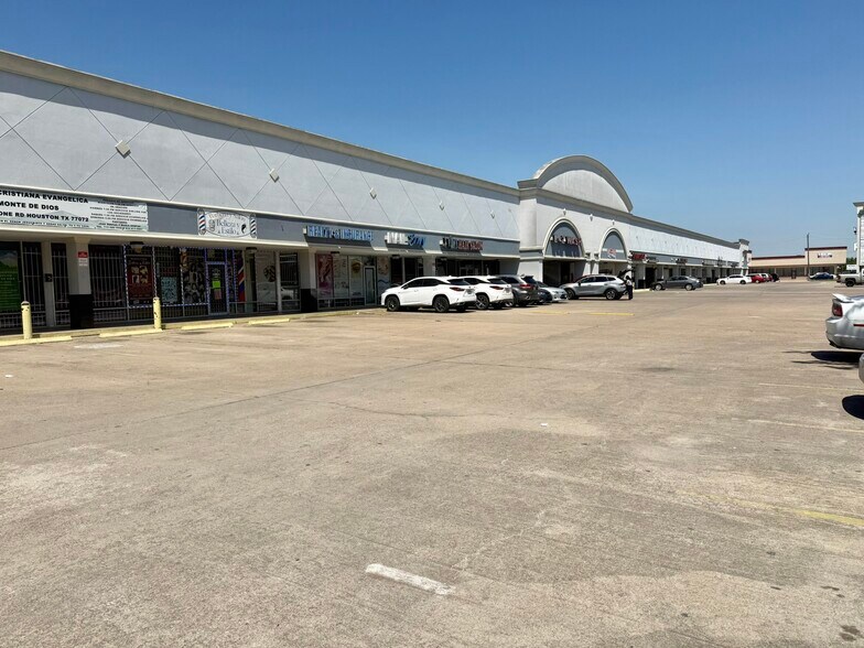 More Photos Of 8002-8138 Boone Rd, Houston Storefront For Lease