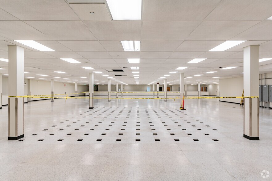 More Photos Of 2811 S 102nd St, Tukwila Office For Lease