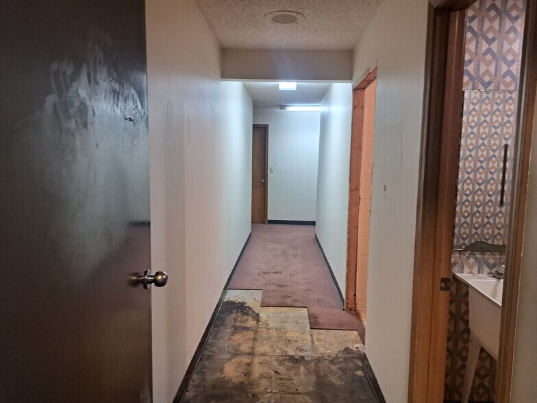 More Photos Of 4602 N US Highway 63, West Plains Flex For Sale