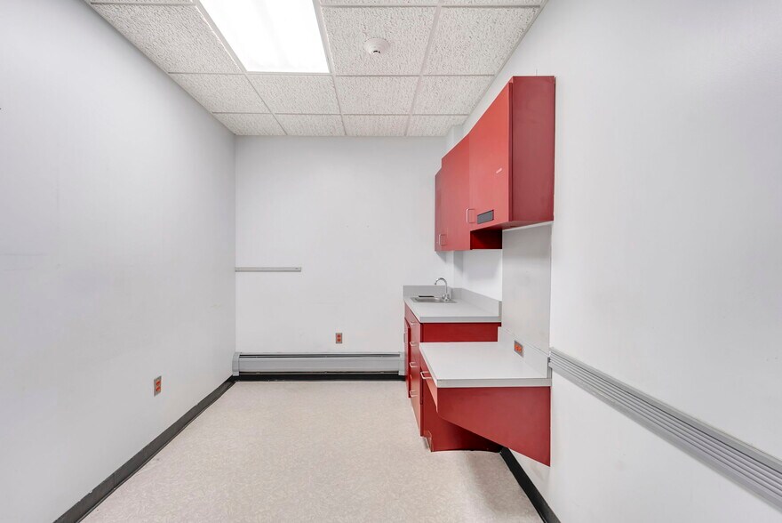 More Photos Of 99 Dutch Hill Rd, Orangeburg Medical For Sale