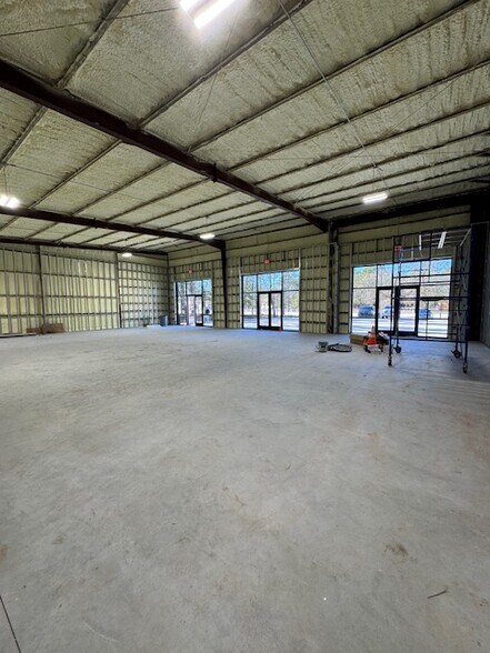 More Photos Of 1316 Sendera Ranch Dr, Magnolia General Retail For Lease