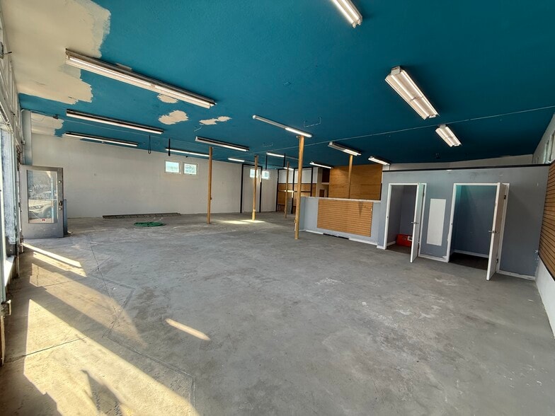More Photos Of 3780 Mission Blvd, San Diego General Retail For Lease