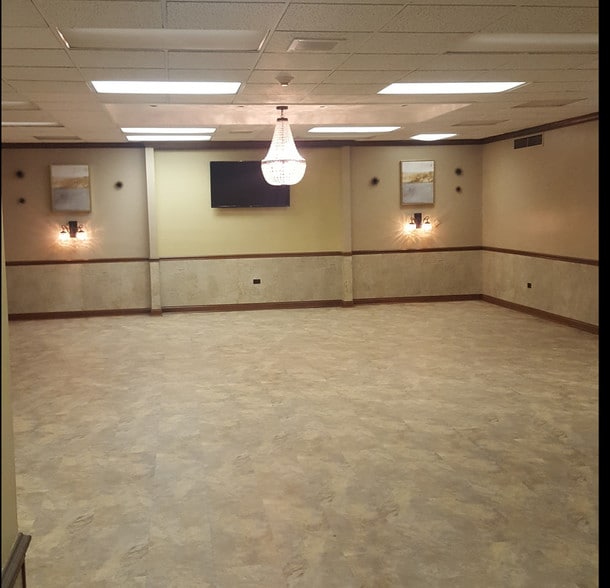 More Photos Of 25 E 16th St, Chicago Heights Loft Creative Space For Sale