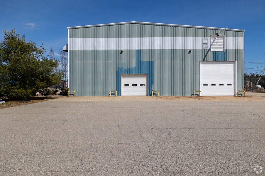 More Photos Of 4 Gator Rock Rd, Somersworth Distribution For Sale